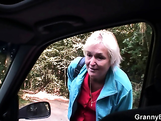 Old blonde hitchhiker doggy fucked outside
